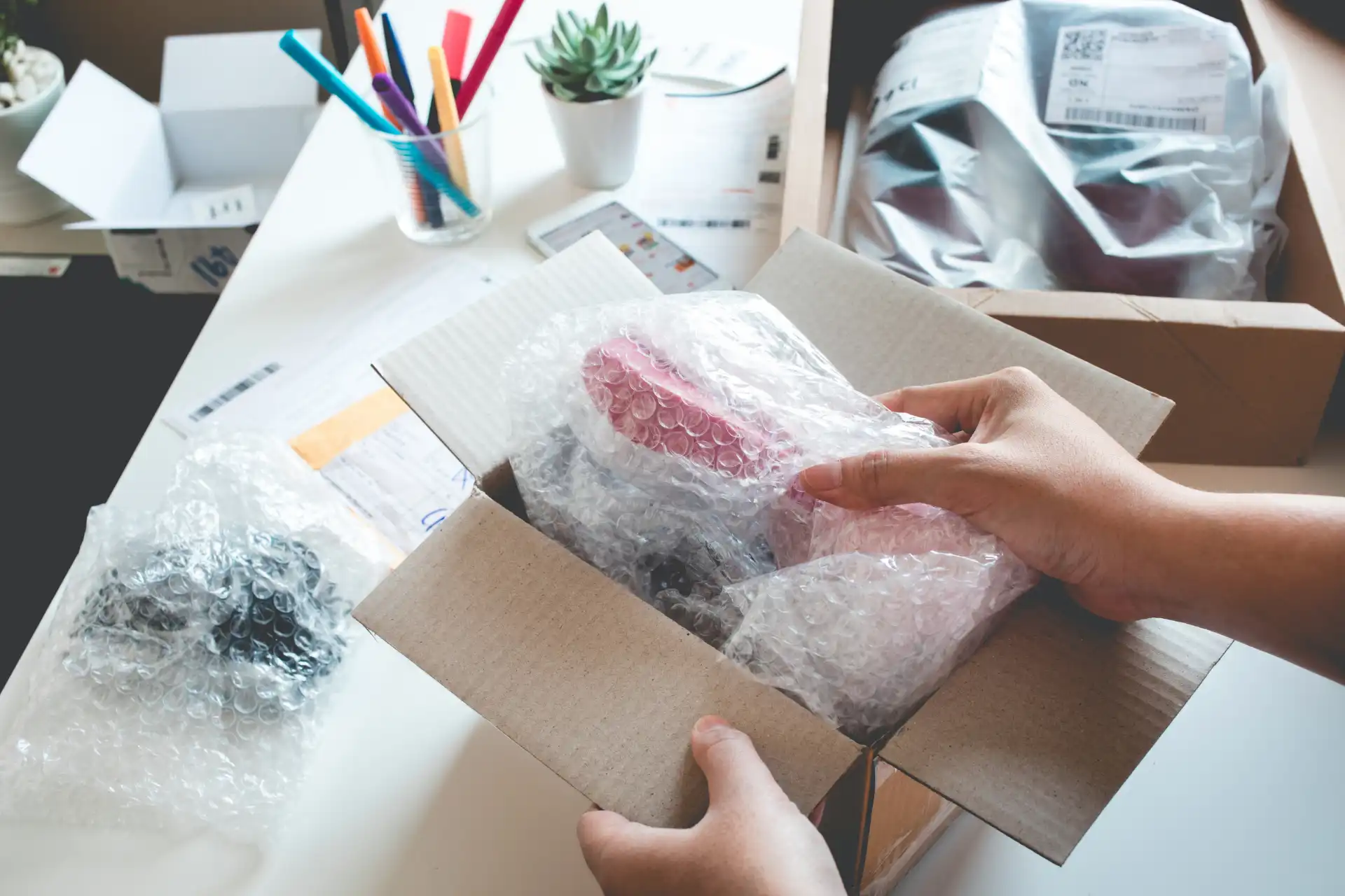 Qual a Melhor Embalagem Plástica para Envio pelos Correios?